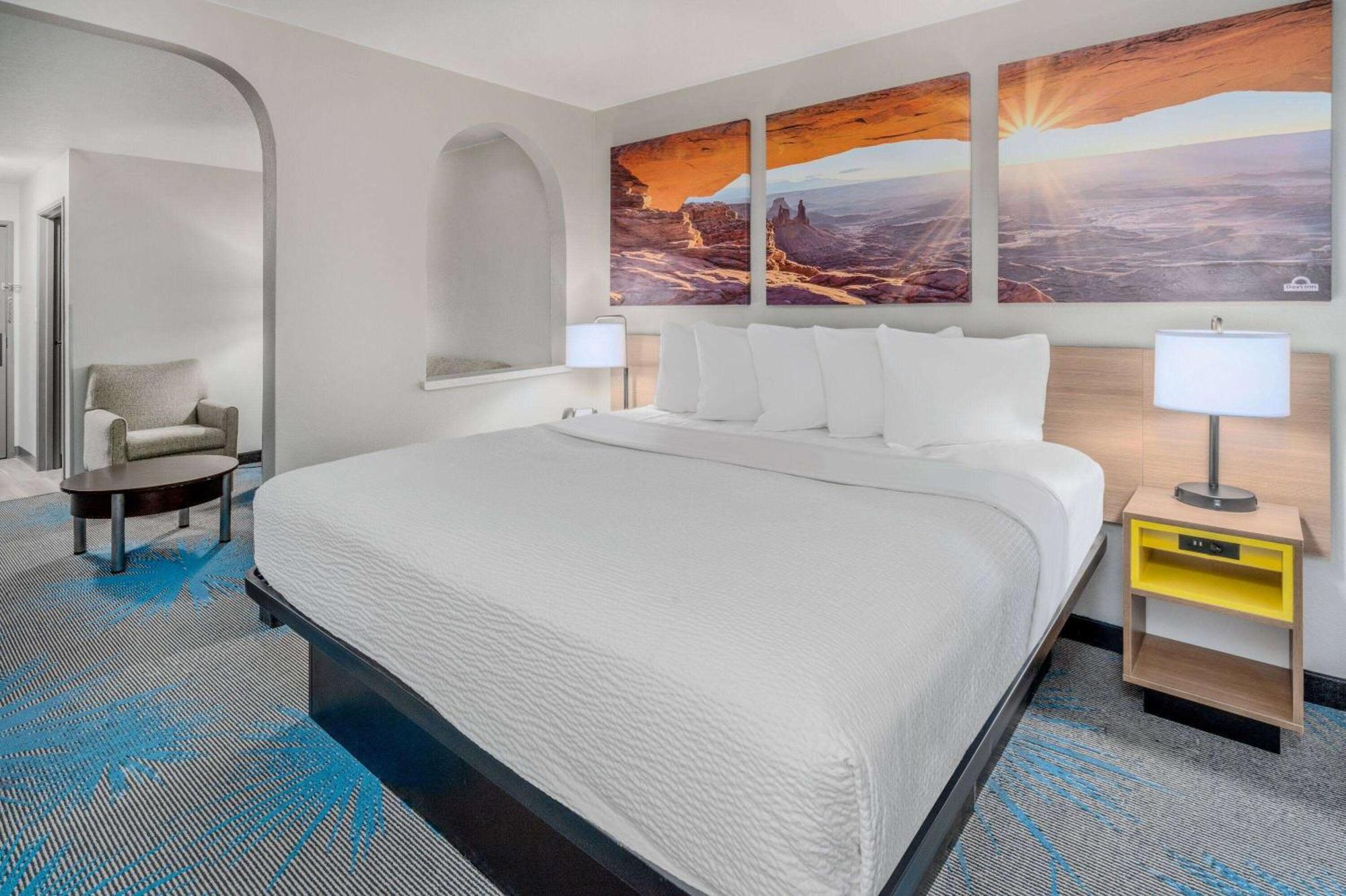 Days Inn By Wyndham Los Lunas Exterior photo